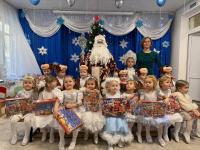 Новогодний утренник в младшей группе "Цыплята".